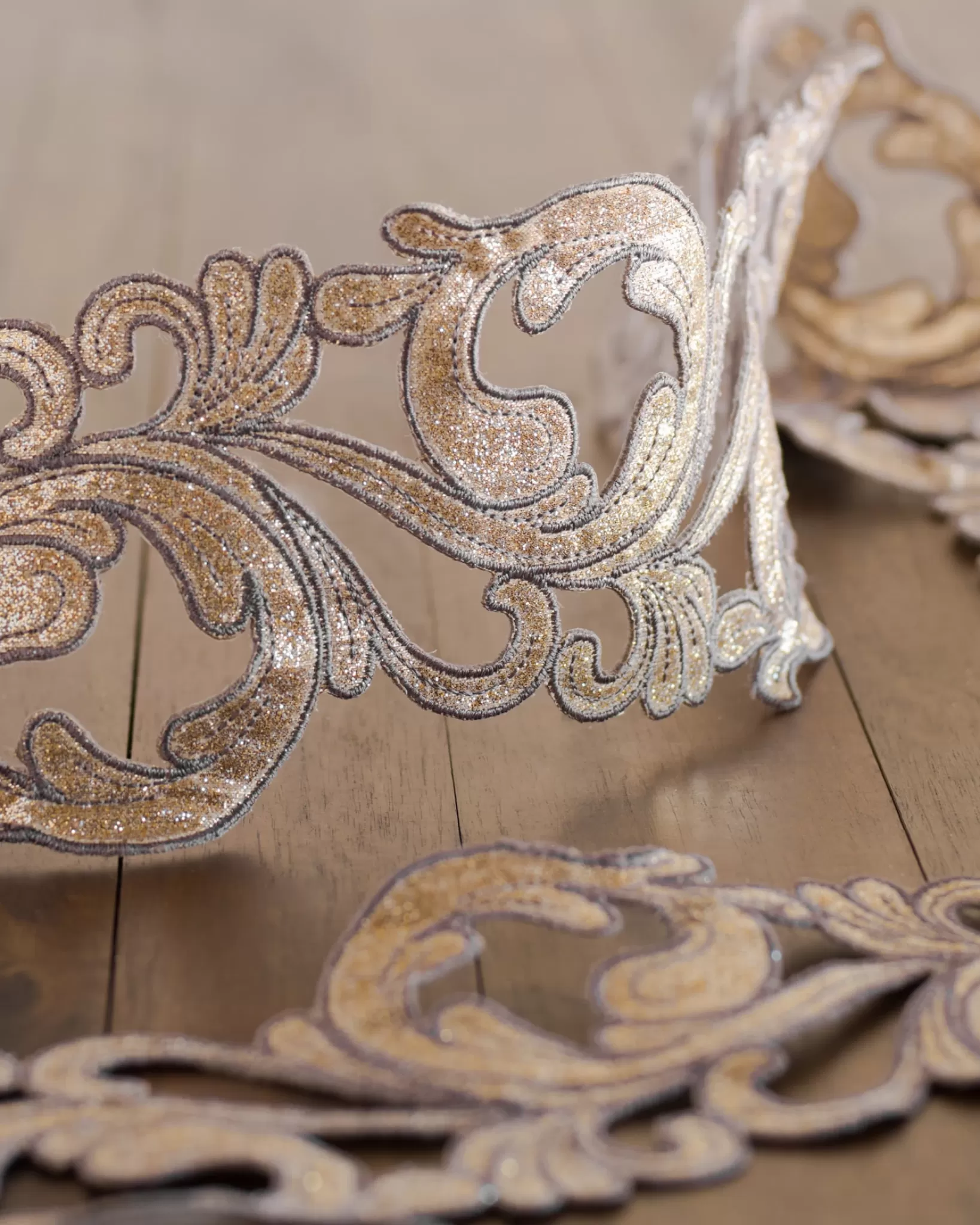 Cheap Victorian Cutout Christmas Tree Ribbon Ribbons